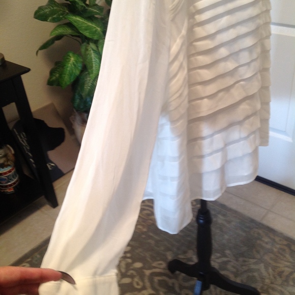 COPY - Calvin Klein Pleated shirt NWOT - Picture 2 of 4